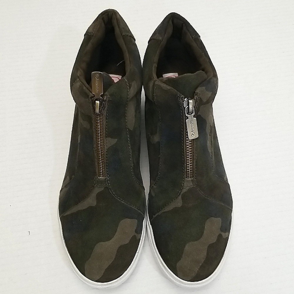 BLONDO Waterproof Sneakers Camo Green Glenda Wedge Suede Women's size 8.5